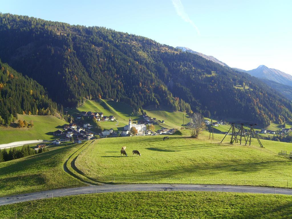 Guggenbergerhof Hotell Maria Luggau Exteriör bild